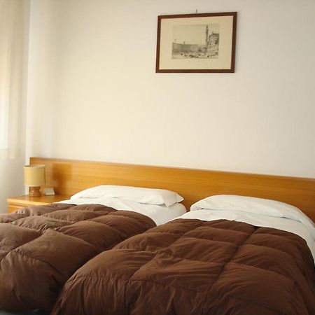 Albergo La Sfinge Chiusi Exterior foto