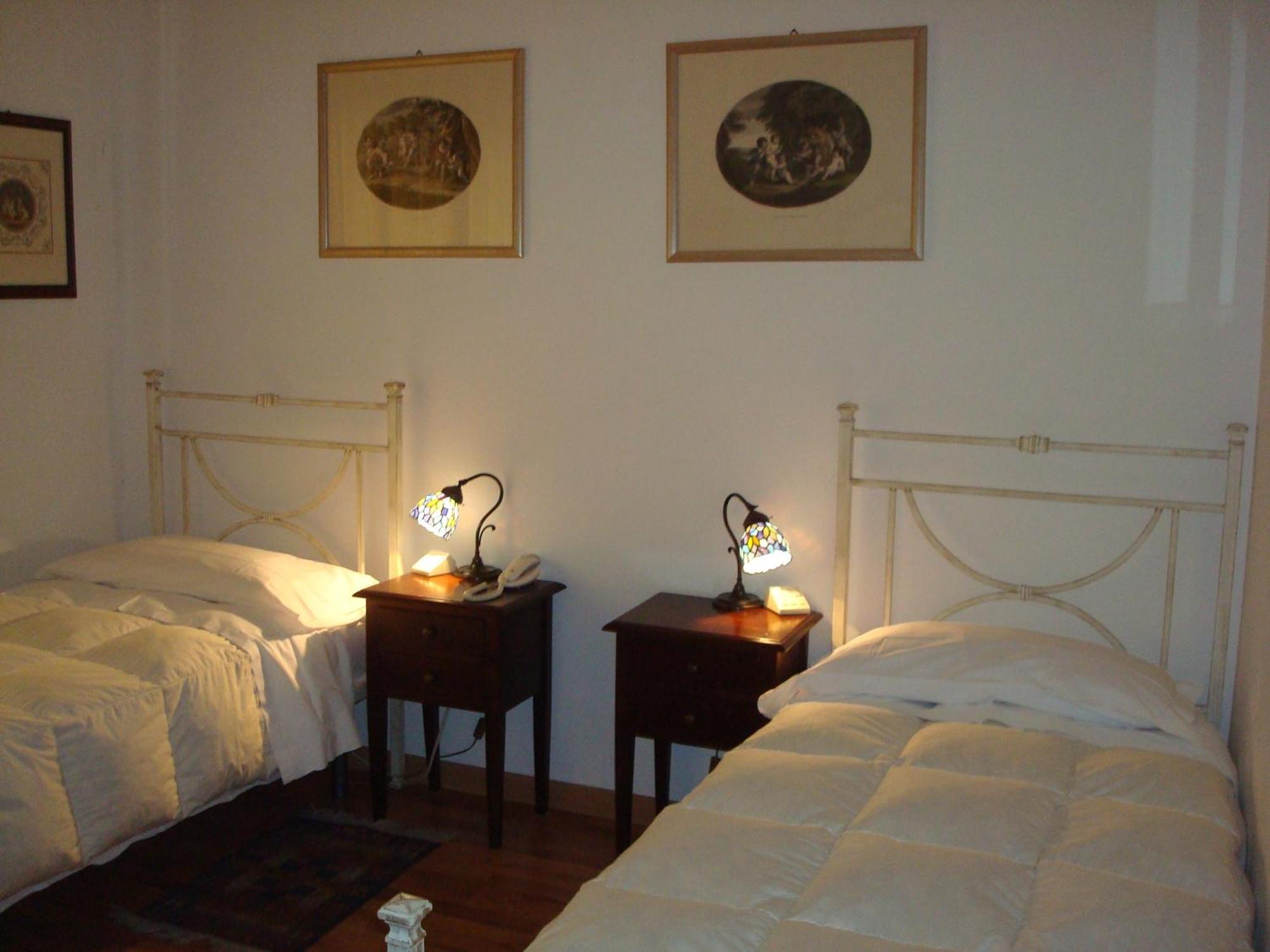 Albergo La Sfinge Chiusi Exterior foto